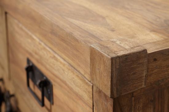 Manika - massives Sideboard